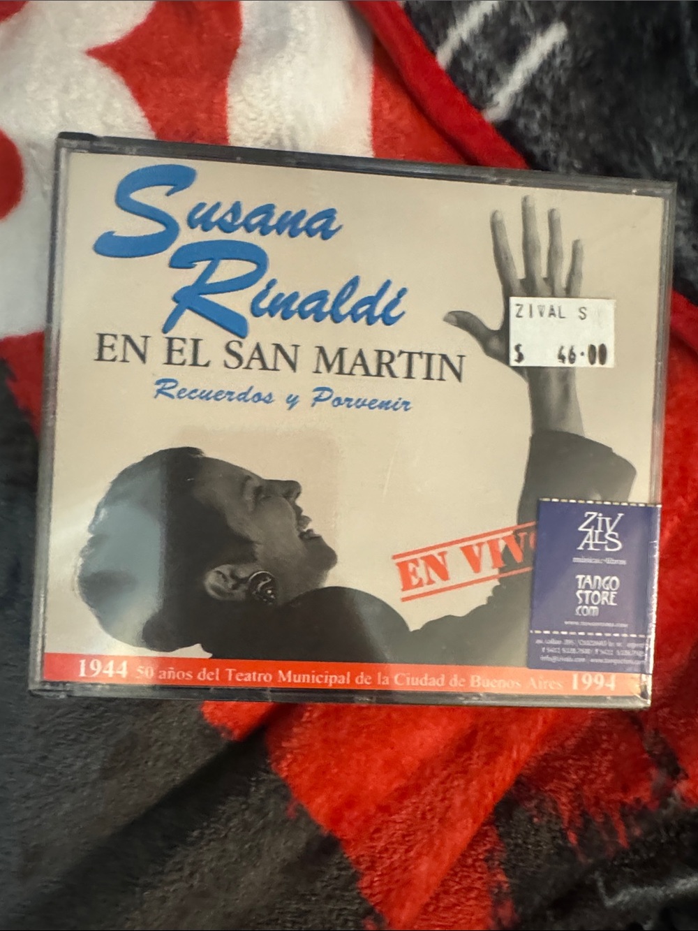 En El San Martin - Cream & Black Cover